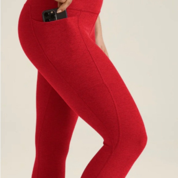 Beyond Yoga out of pocket Capri Leggings - Picture 4 of 5
